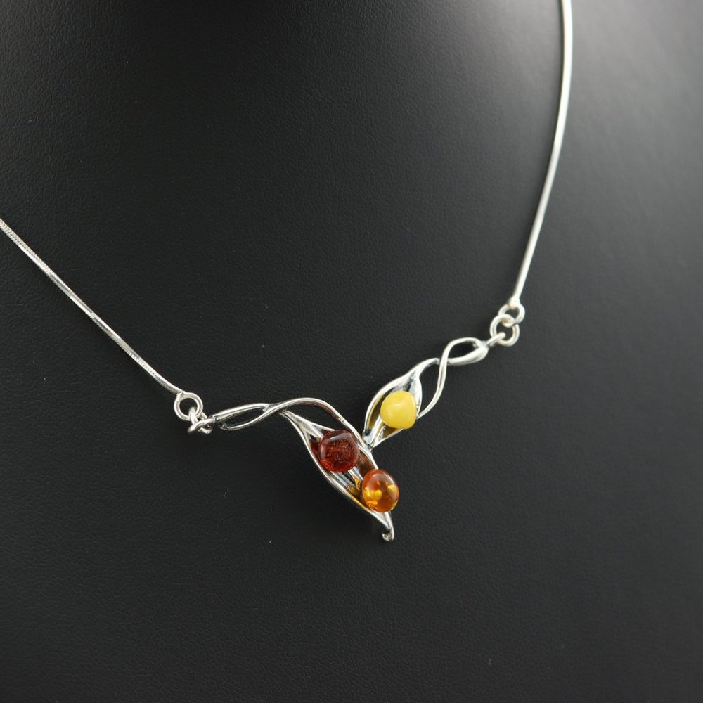 Sterling silver necklace with natural Baltic amber - Picture 6 of 13